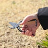 おのよしの鋏を持っている写真